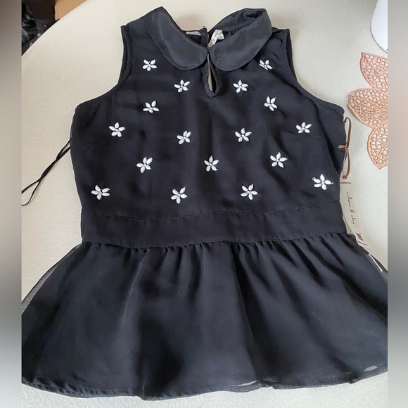 Willow and Clay ruffle black beaded flowers top Sz S NWOT - Picture 7 of 12